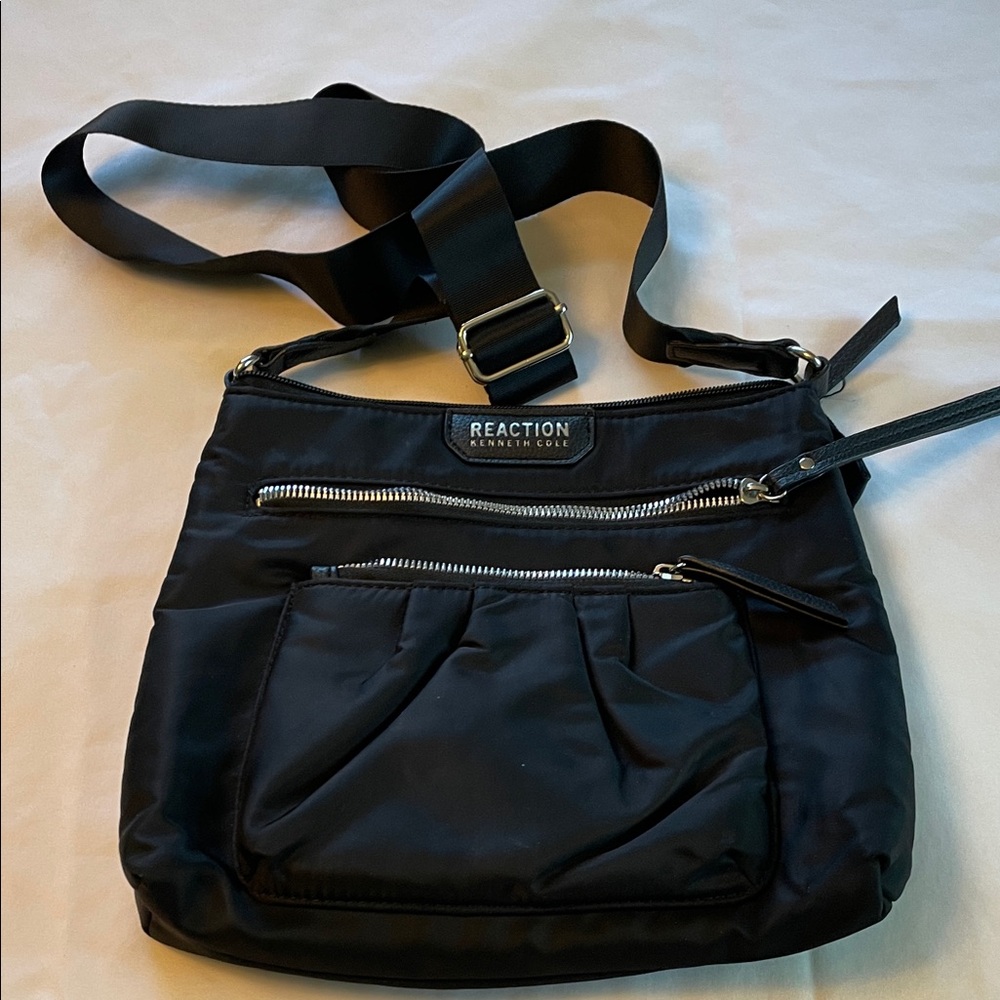 Kenneth Cole Reaction Black Messenger Bag